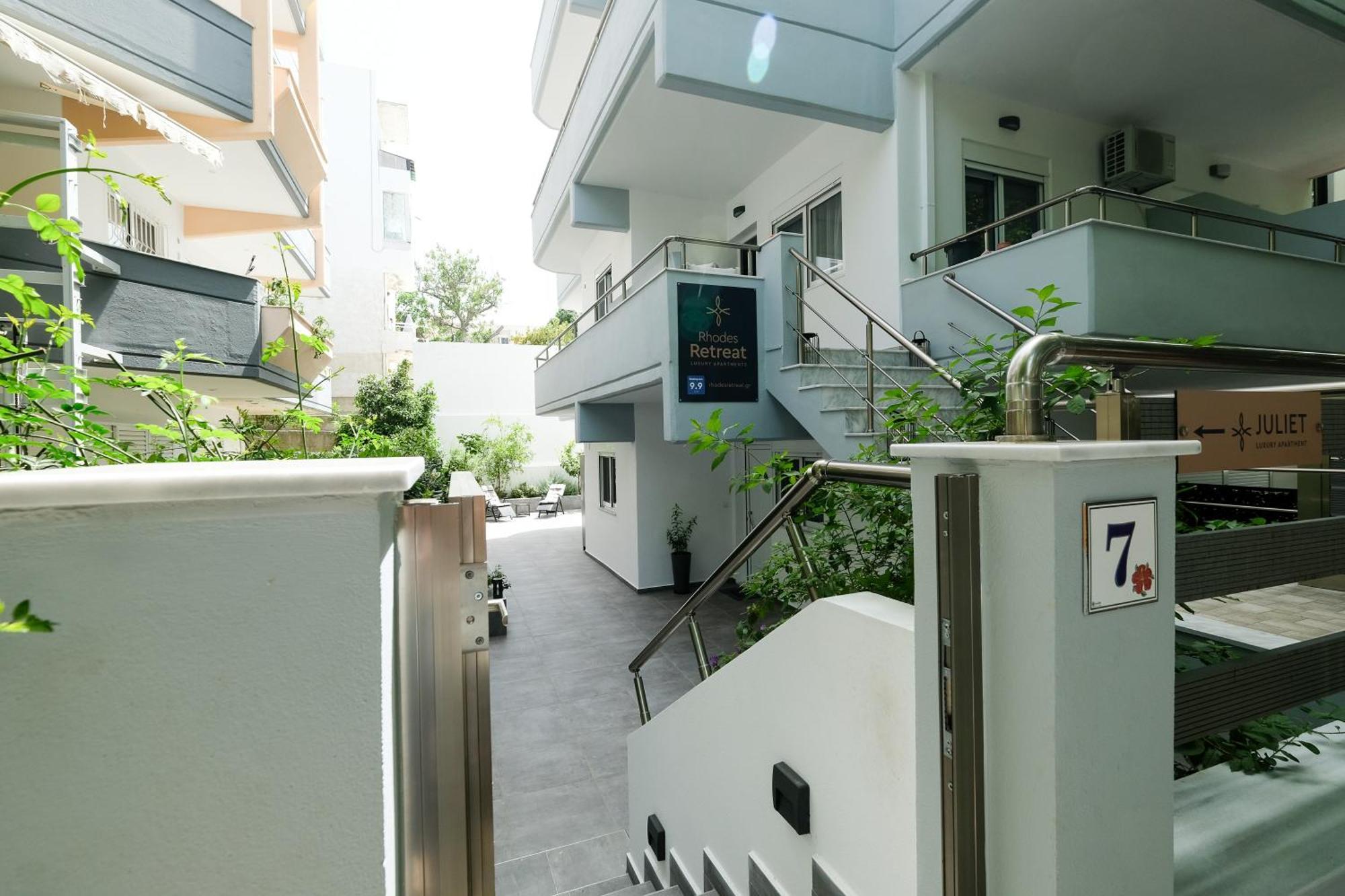 Rhodes Retreat: Modern Comfort In Serene Luxury Rhodes City 客房 照片