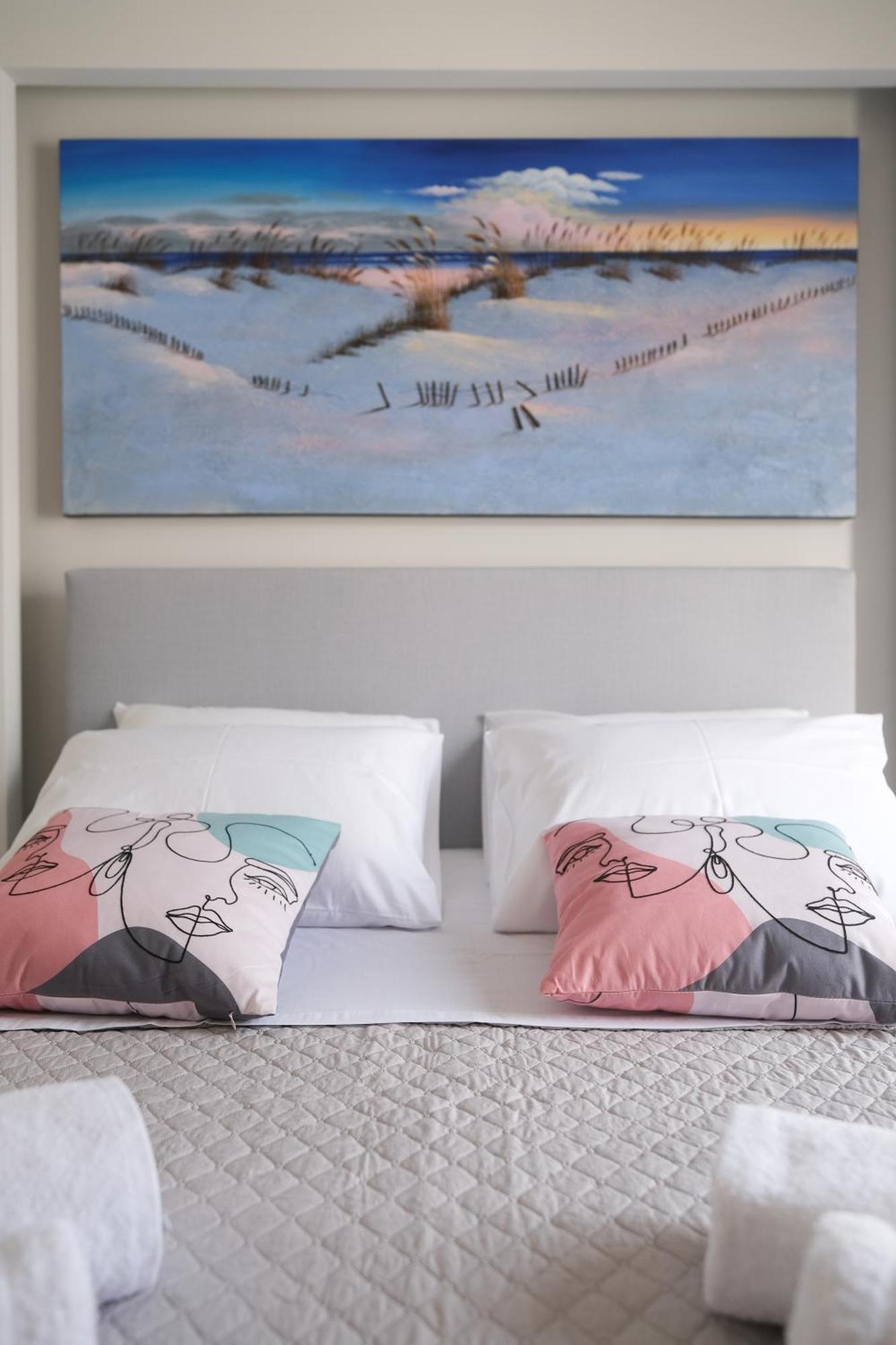 Rhodes Retreat: Modern Comfort In Serene Luxury Rhodes City 外观 照片